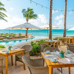Mahekal Front & Playa del Carmen